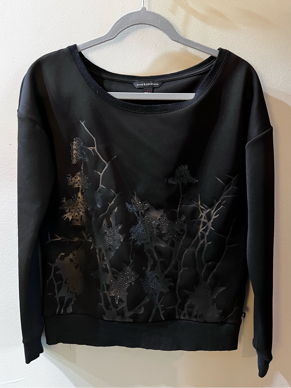 Rock & Republic Black Crewneck Pullover